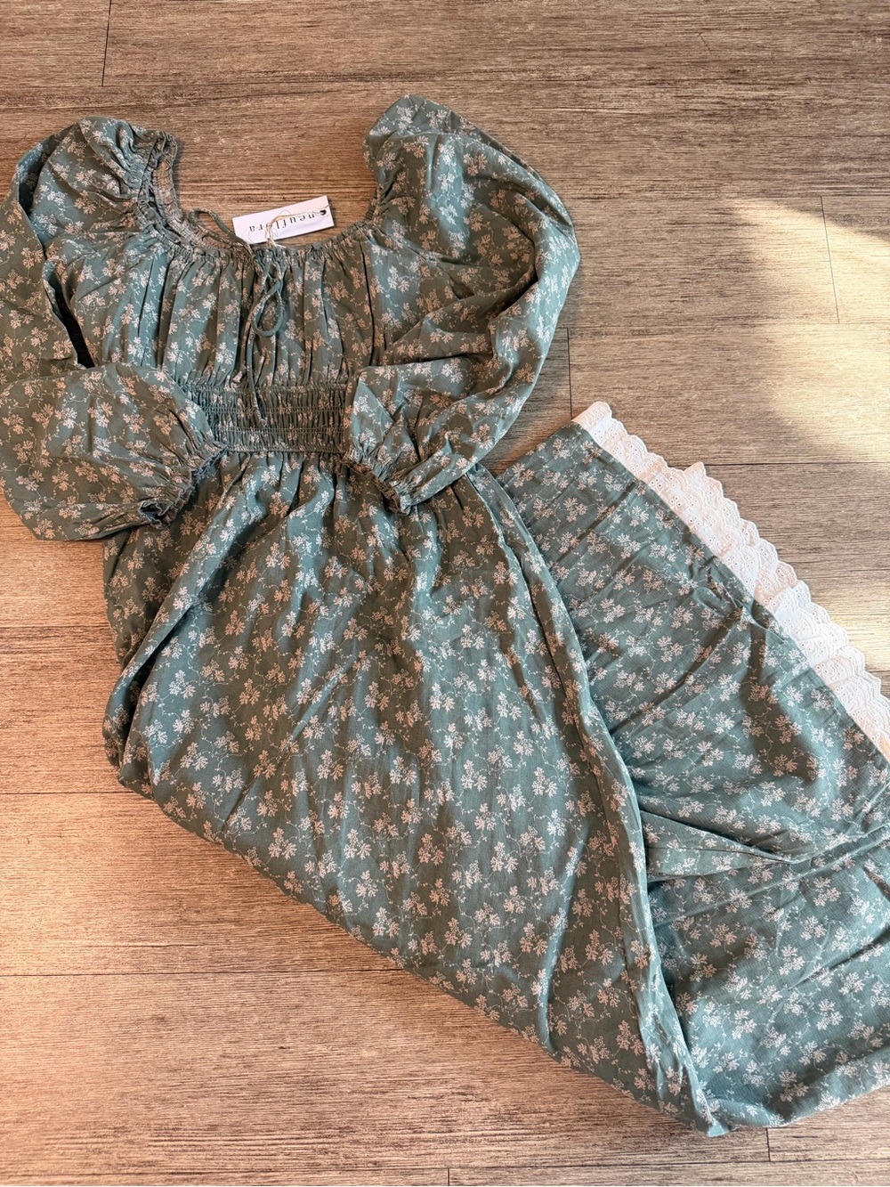 NWT Neuflora Tuscany Long Sleeve Dress